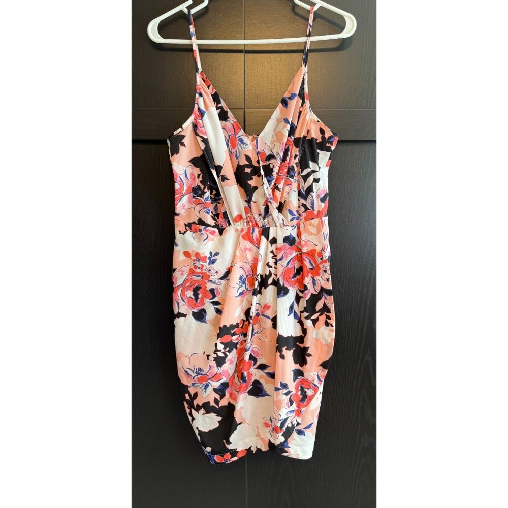 Yumi Kim Pink Jayne Floral Tulip Silhouette Dress Medium V-Neck Sleeveless Party